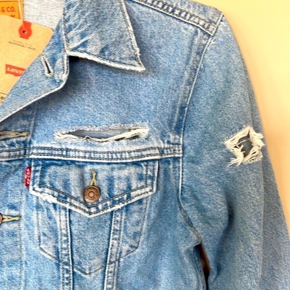 Brand New Levi's Ex-Boyfriend Trucker Jean Jacket Button Up Denim Distressed - Picture 4 of 15